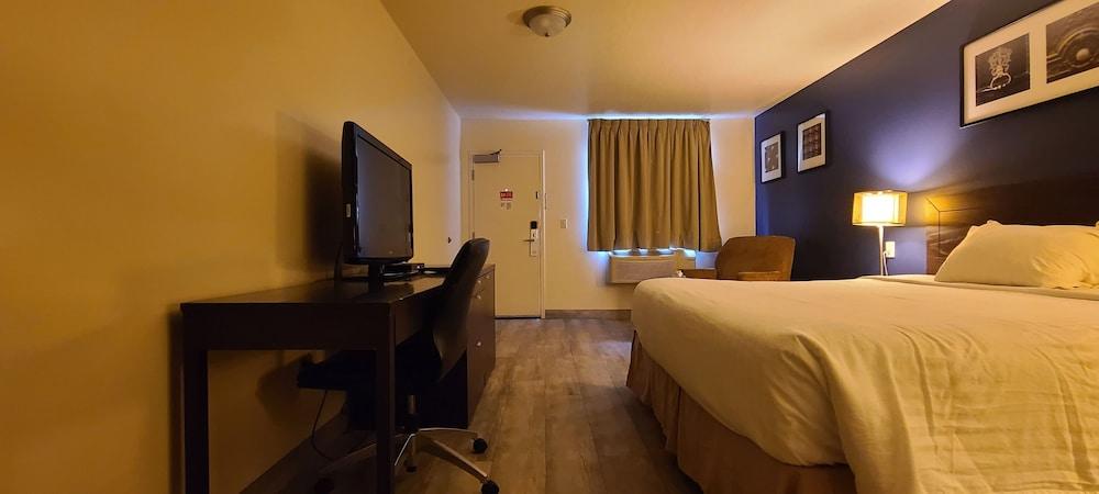 Empire Inn & Suites Penhold Eksteriør billede