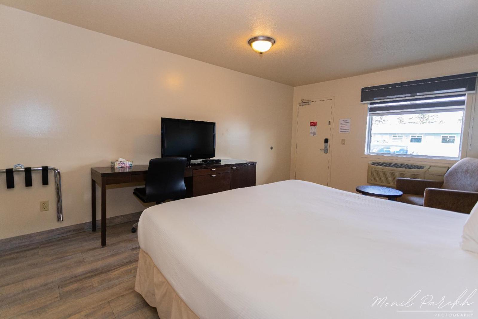 Empire Inn & Suites Penhold Eksteriør billede