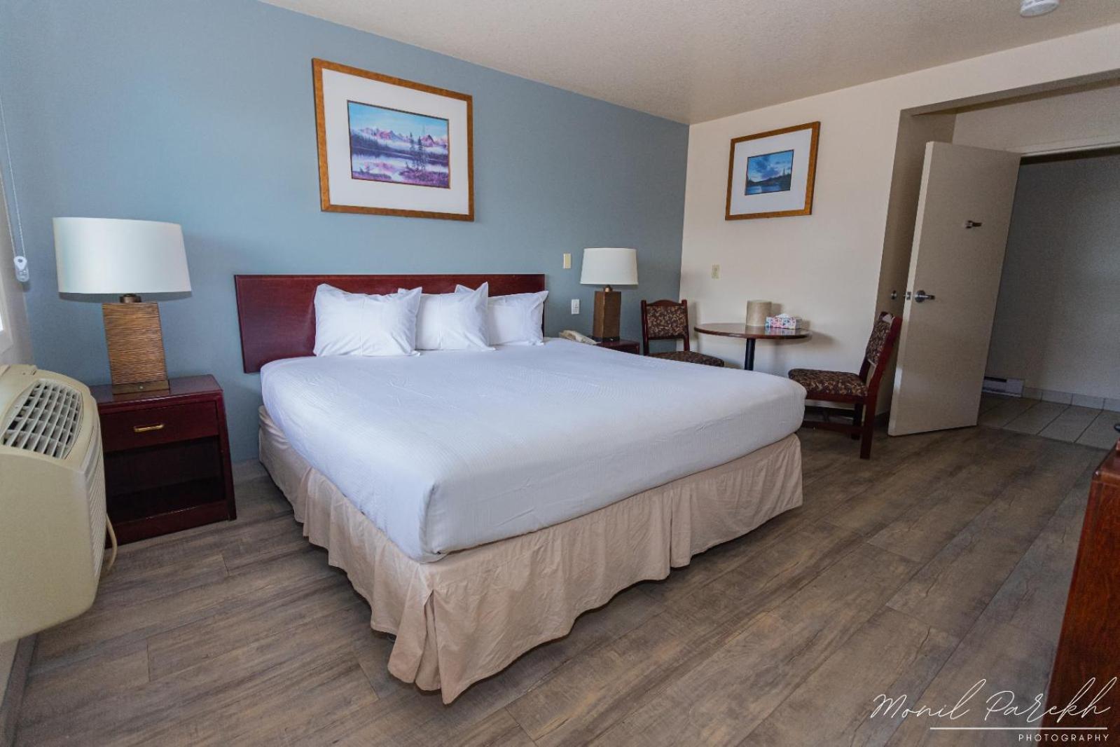 Empire Inn & Suites Penhold Eksteriør billede