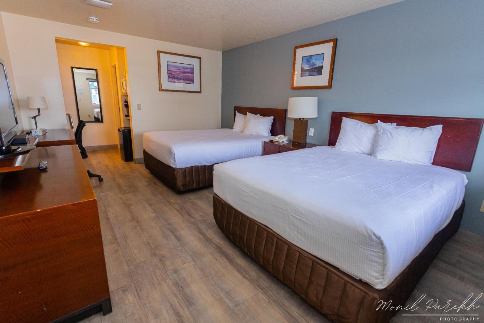 Empire Inn & Suites Penhold Eksteriør billede