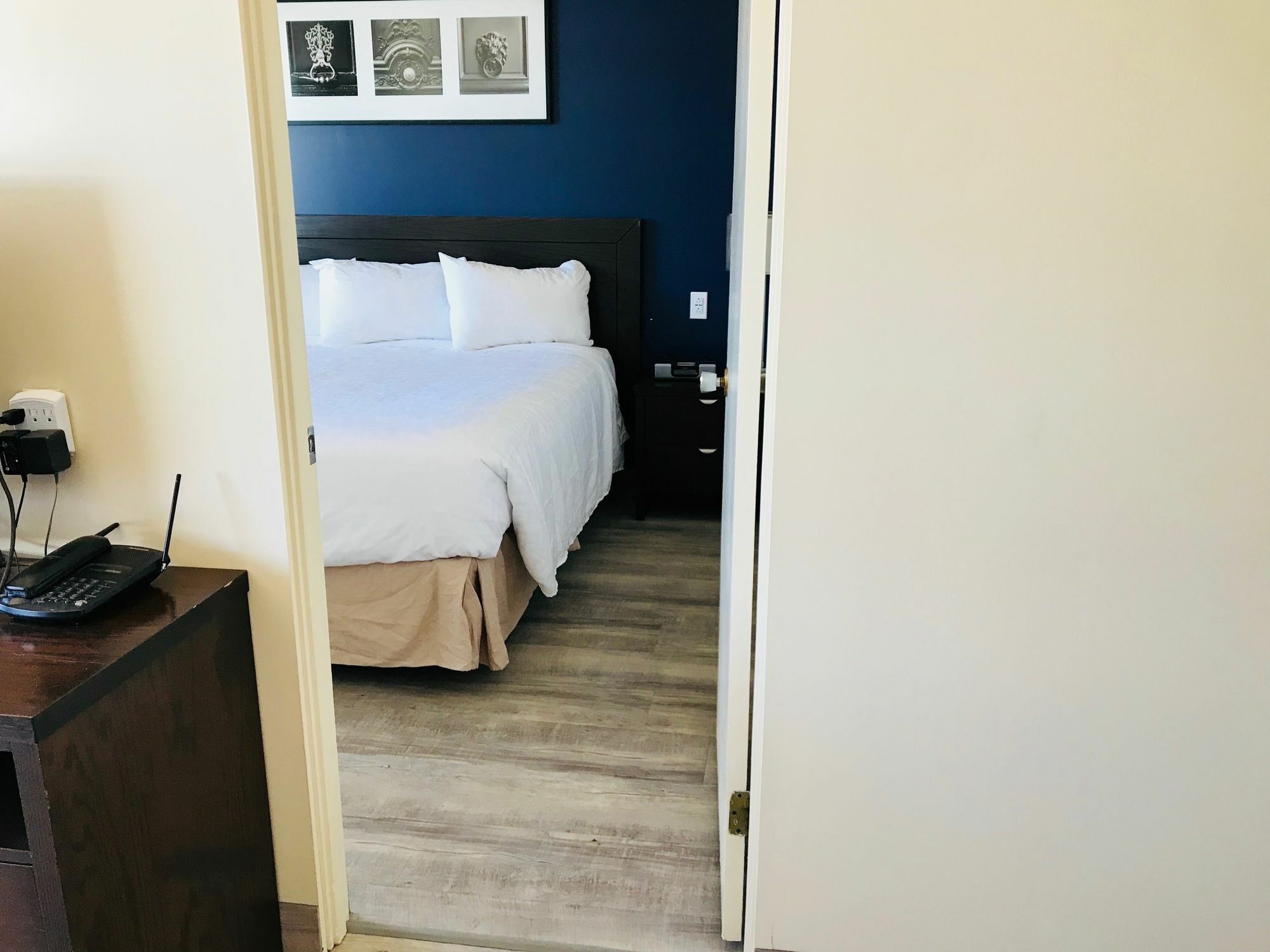 Empire Inn & Suites Penhold Eksteriør billede