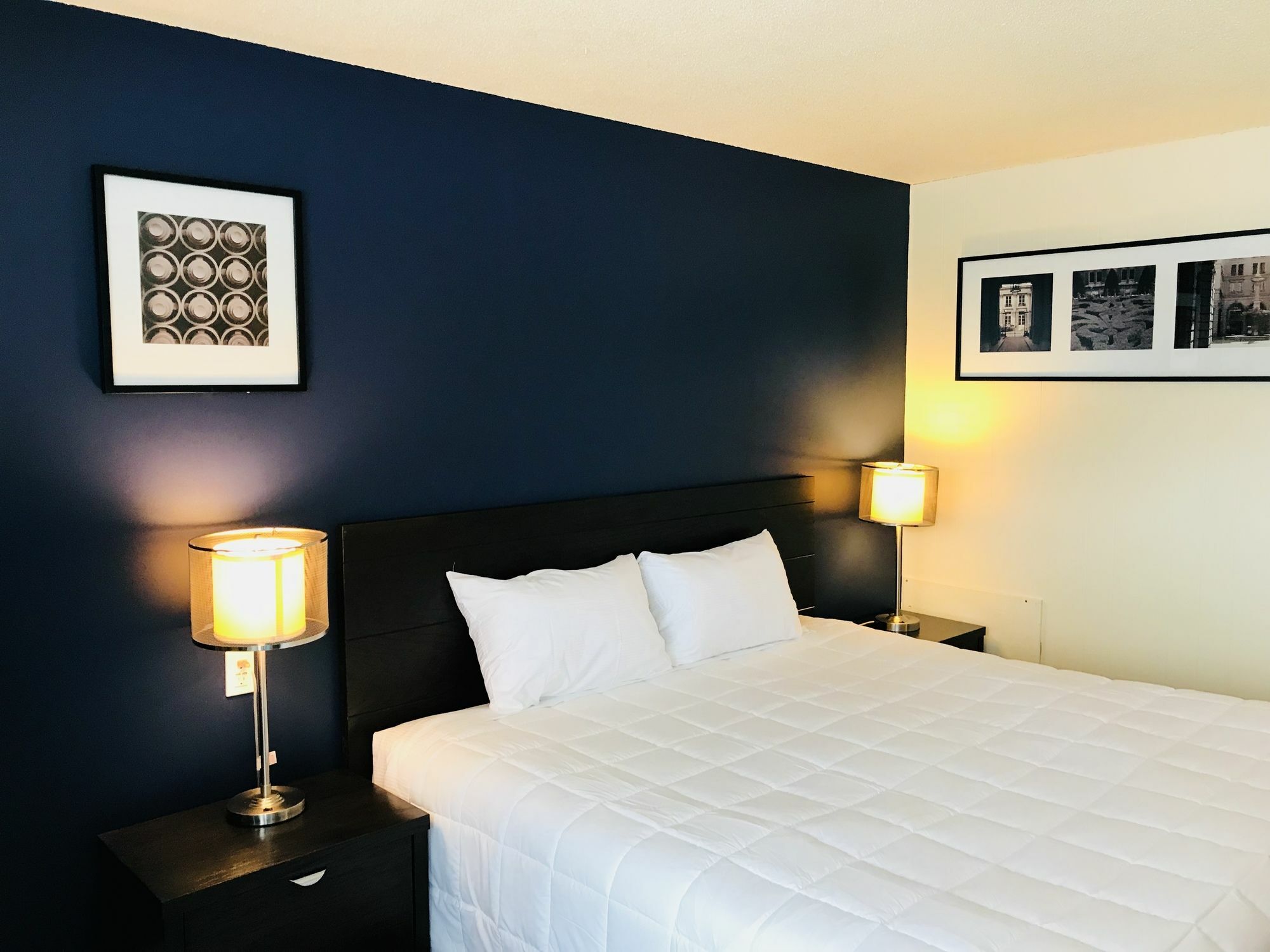 Empire Inn & Suites Penhold Eksteriør billede